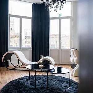 https://the-rabbit-hole-antwerp-adult-playroom.brusselshotelsbook.com